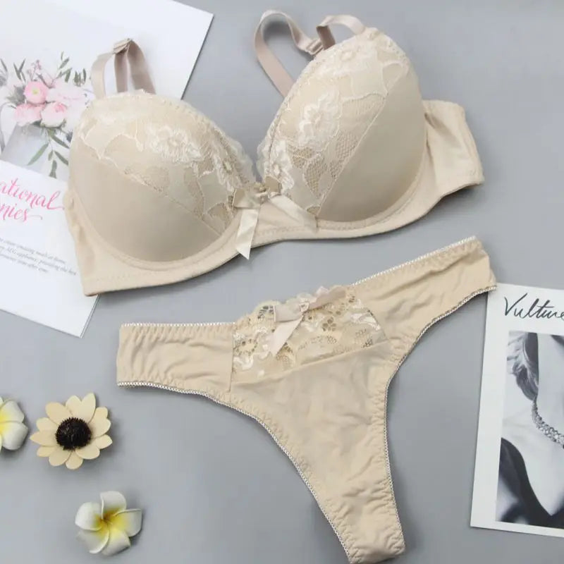 Feminine Lace Bra & Matching Panty Set