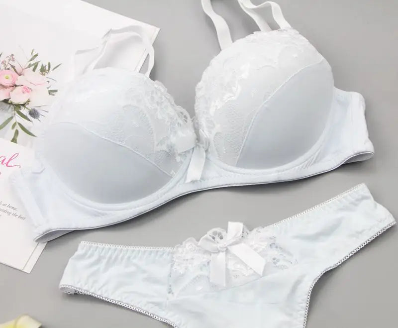 Feminine Lace Bra & Matching Panty Set
