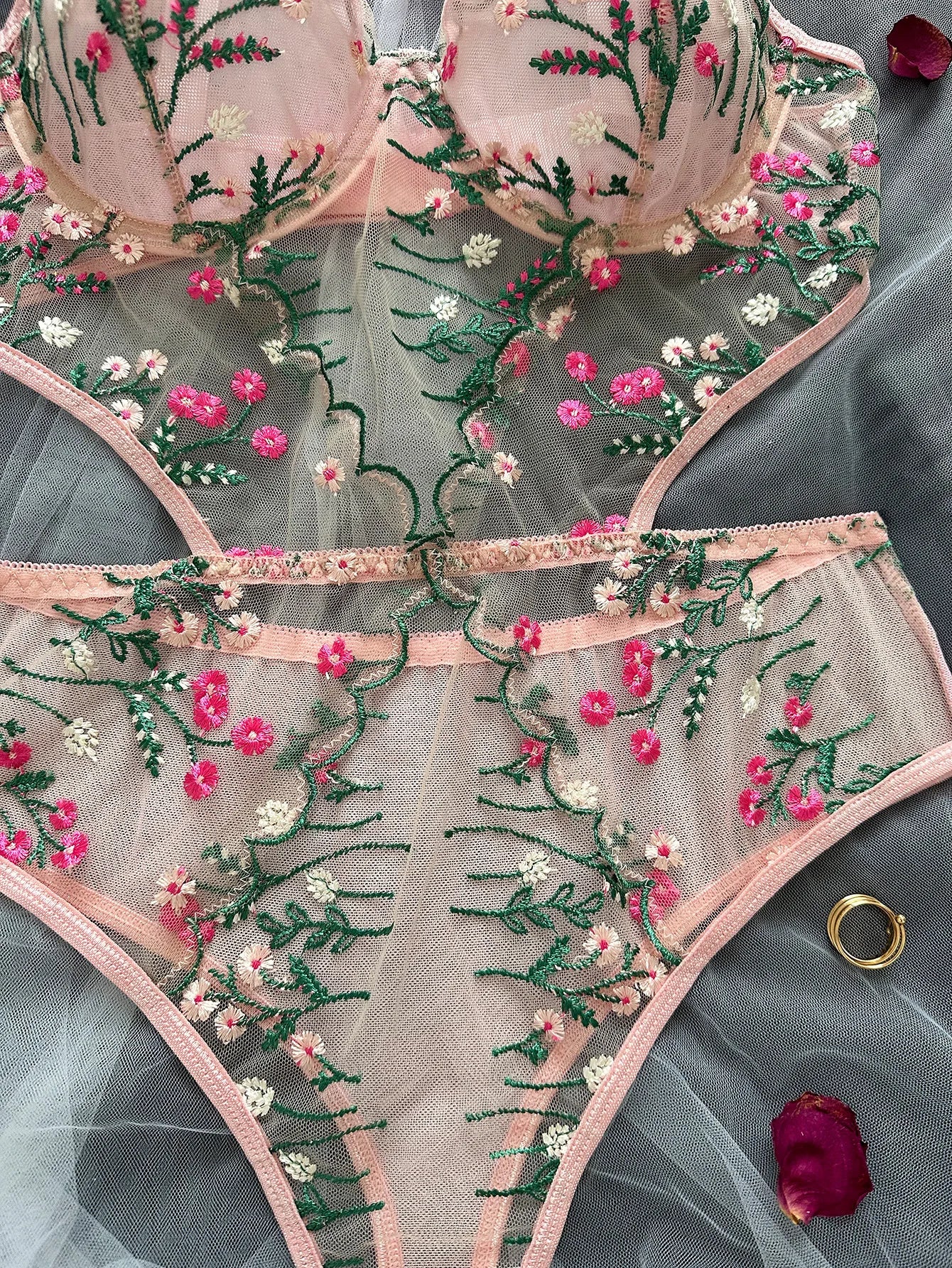Floral Lace Underwire Bra & Brief Set