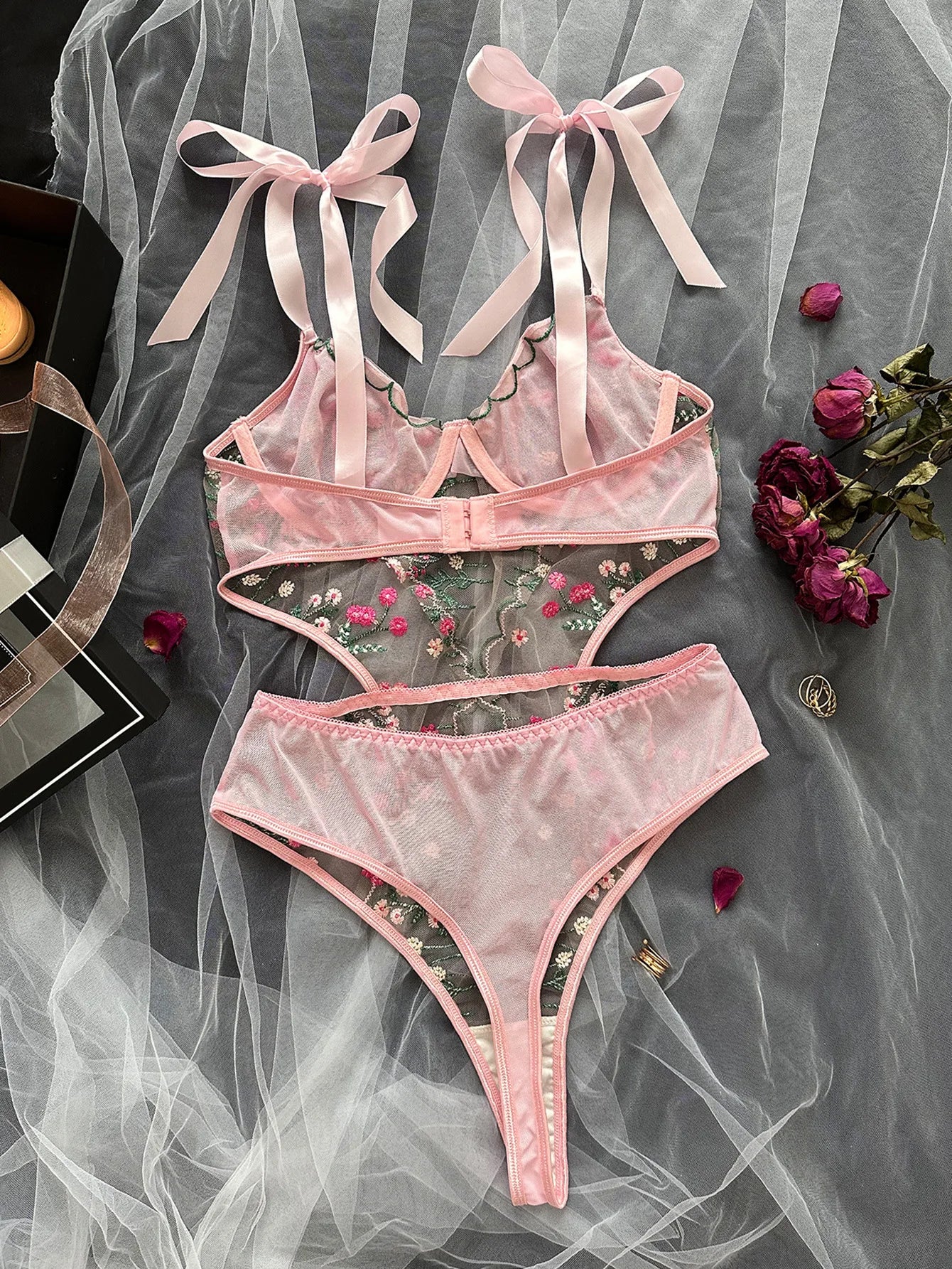 Floral Lace Underwire Bra & Brief Set