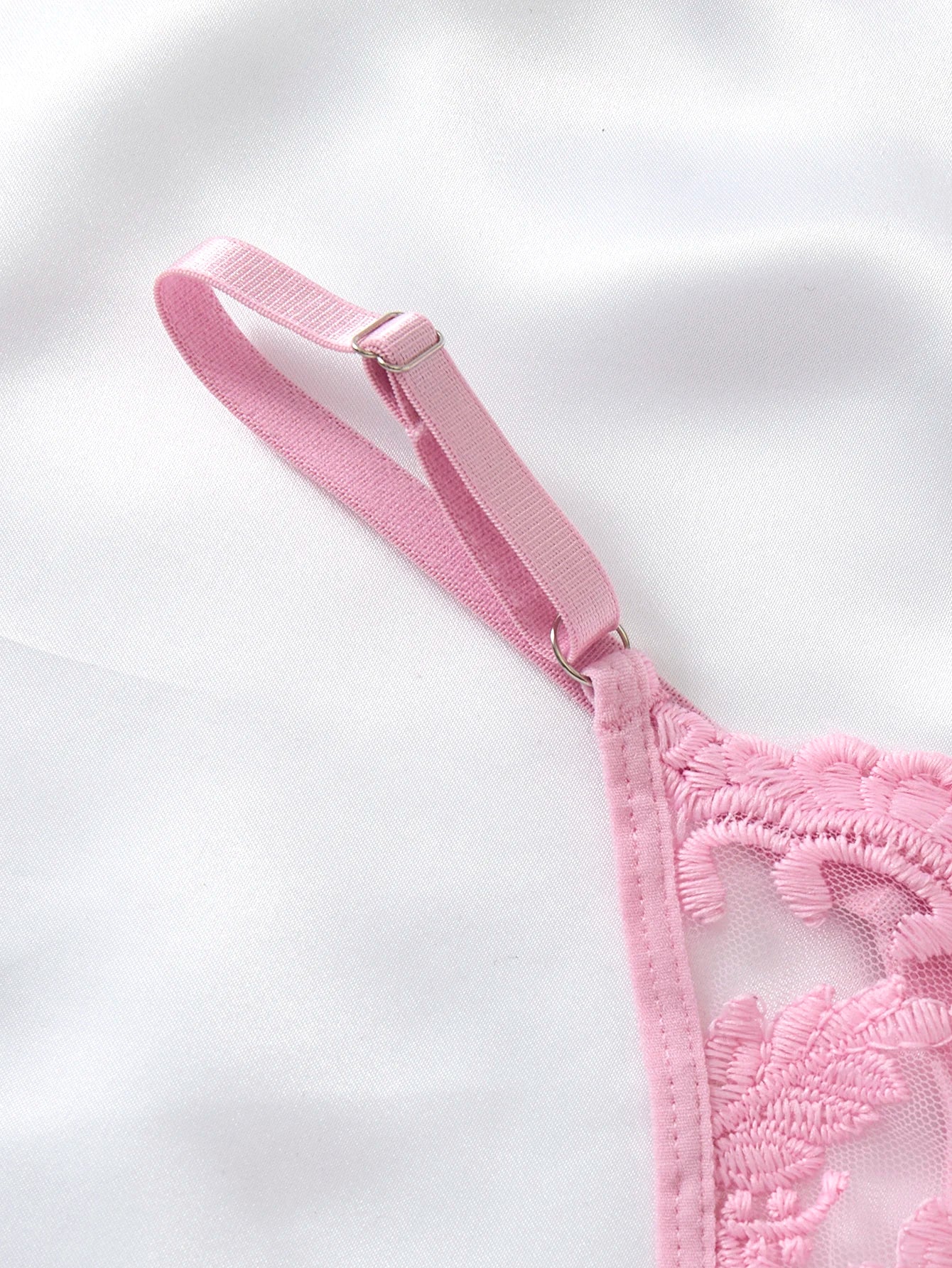 Elegant Bow Detail Embroidered Nightdress